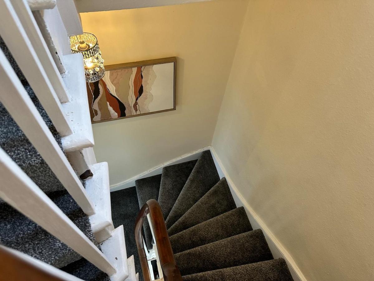 Beautiful Grade 2 In Centre Of Newcastle-st Park Free Parking Apartment Newcastle upon Tyne