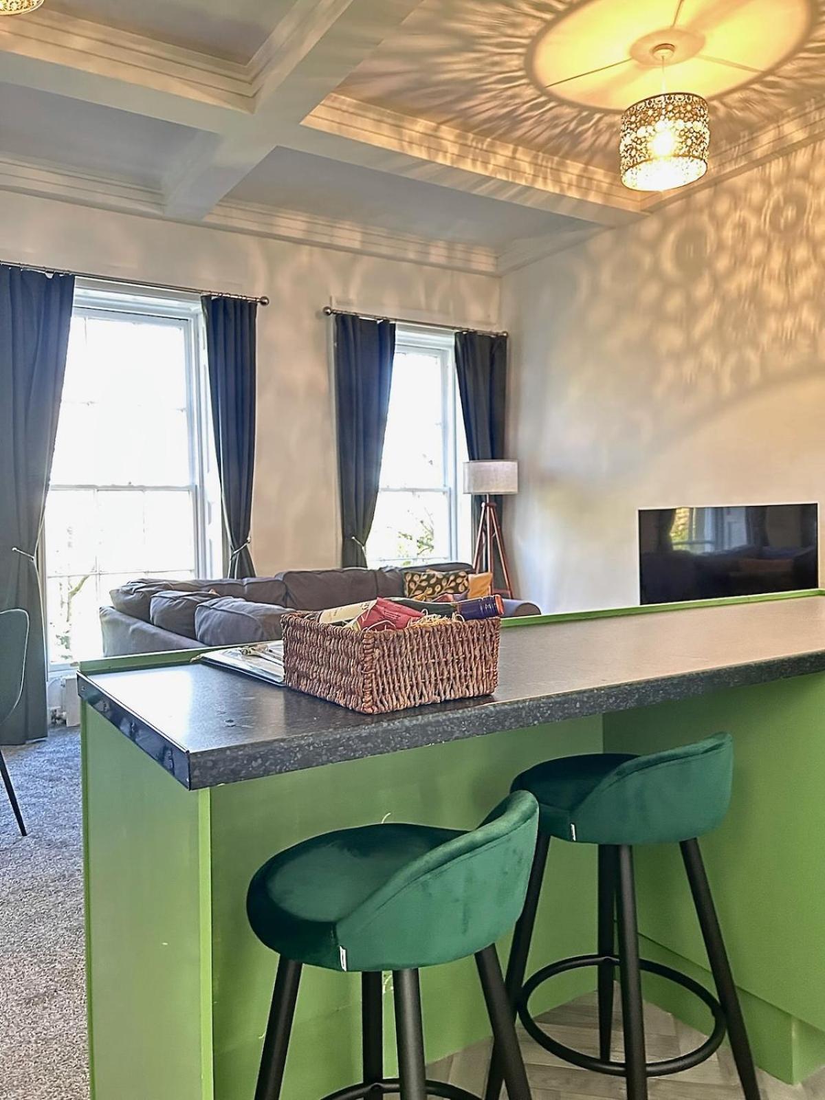 Beautiful Grade 2 In Centre Of Newcastle-st Park Free Parking Apartment Newcastle upon Tyne