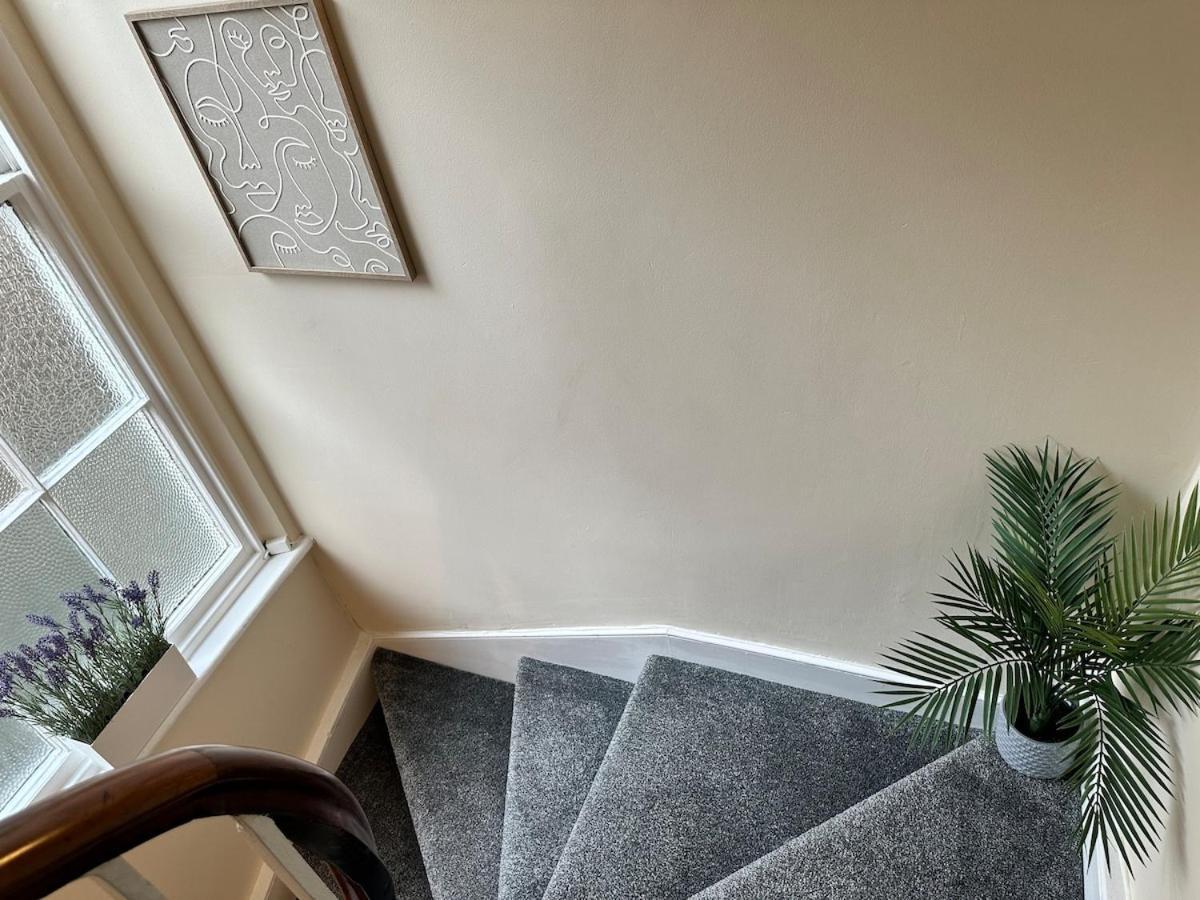 Apartment Beautiful Grade 2 In Centre Of Newcastle-st Park Free Parking *