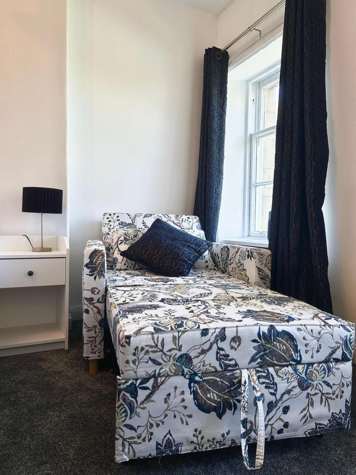 Beautiful Grade 2 In Centre Of Newcastle-st Park Free Parking Apartment Newcastle upon Tyne