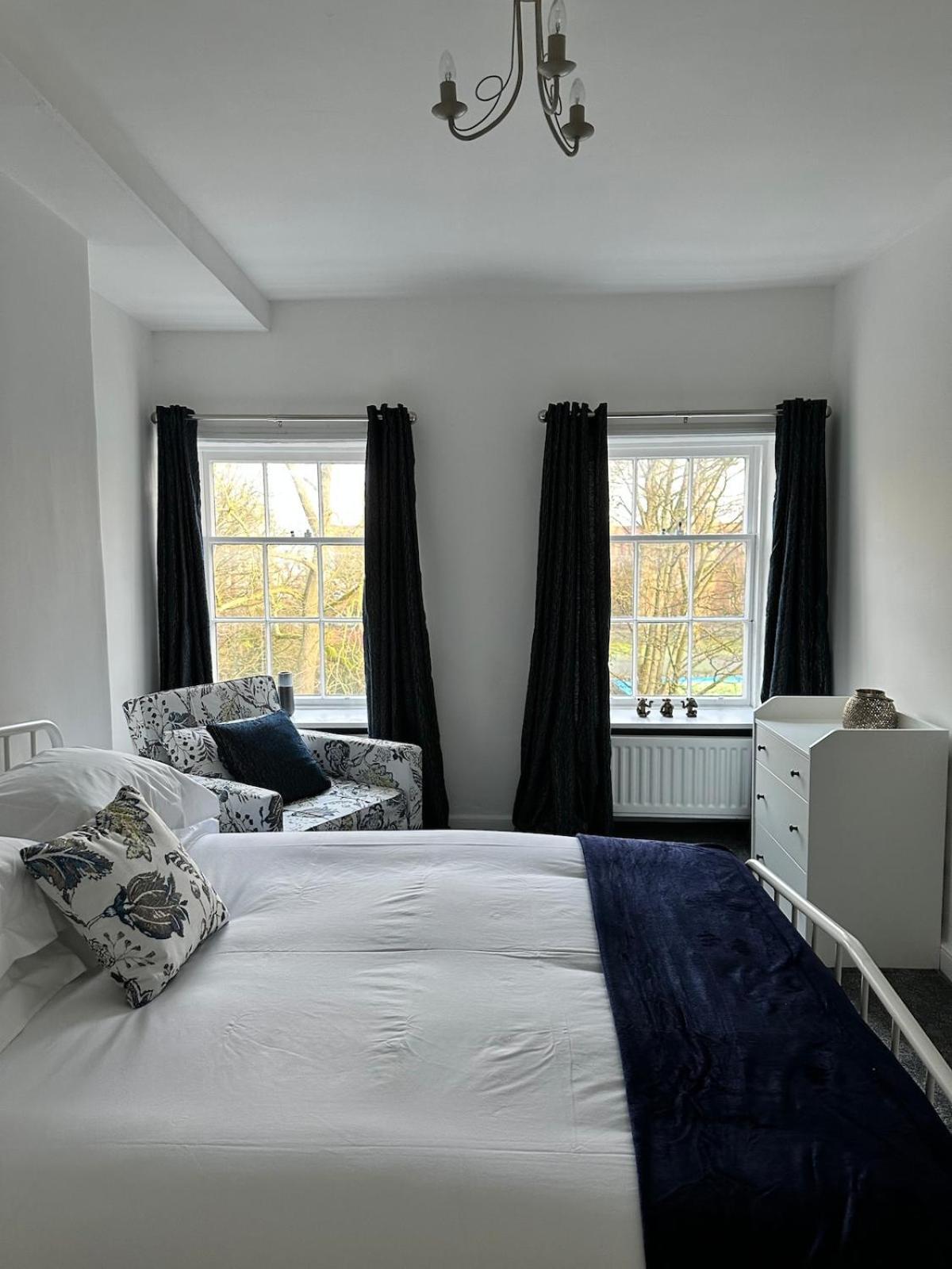 Apartment Beautiful Grade 2 In Centre Of Newcastle-st Park Free Parking *